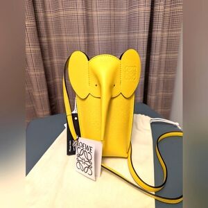 Loewe Elephant Pocket in classic calfskin